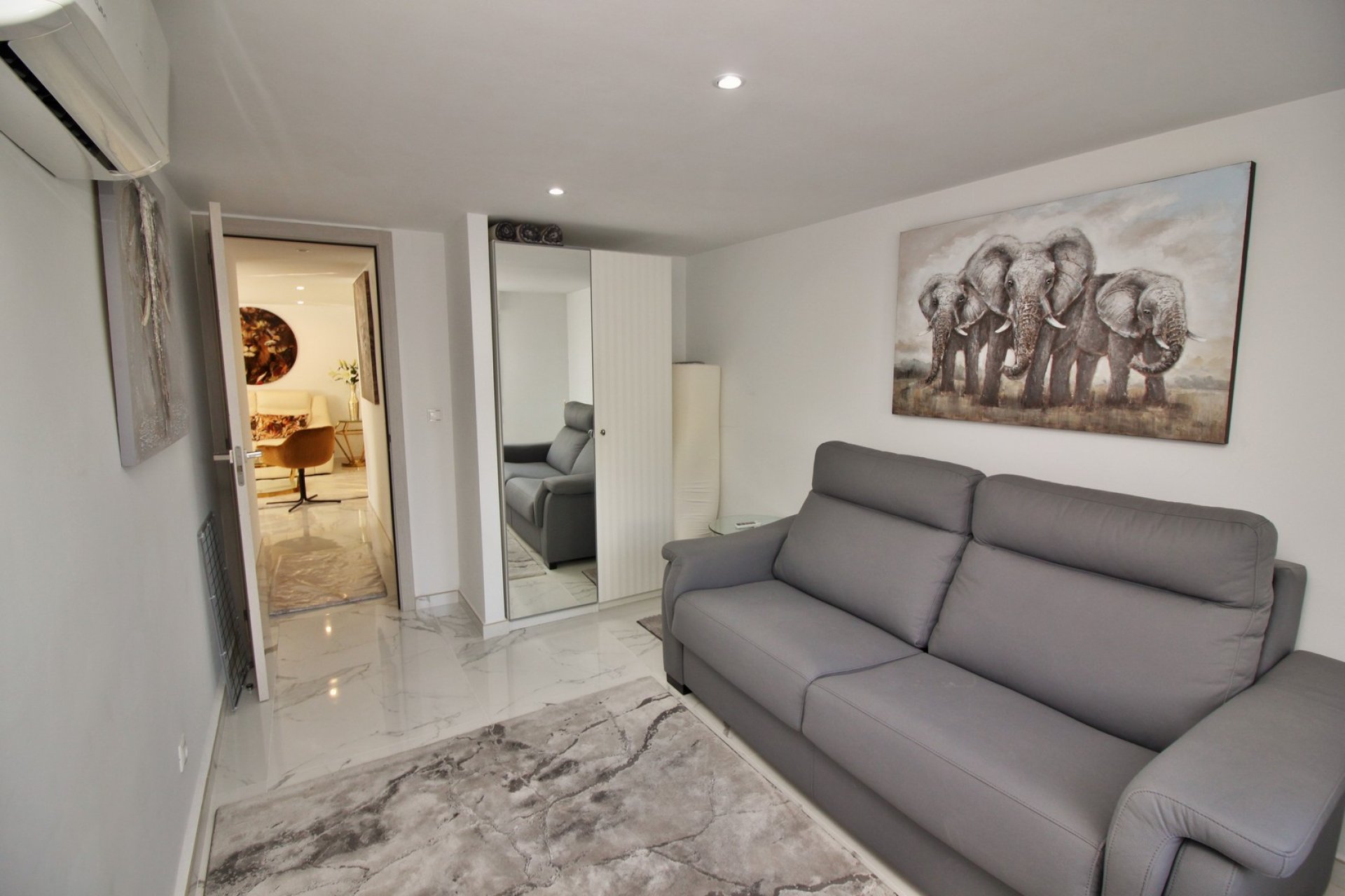 Återförsäljning - Villa -
Villamartín - Villamartin