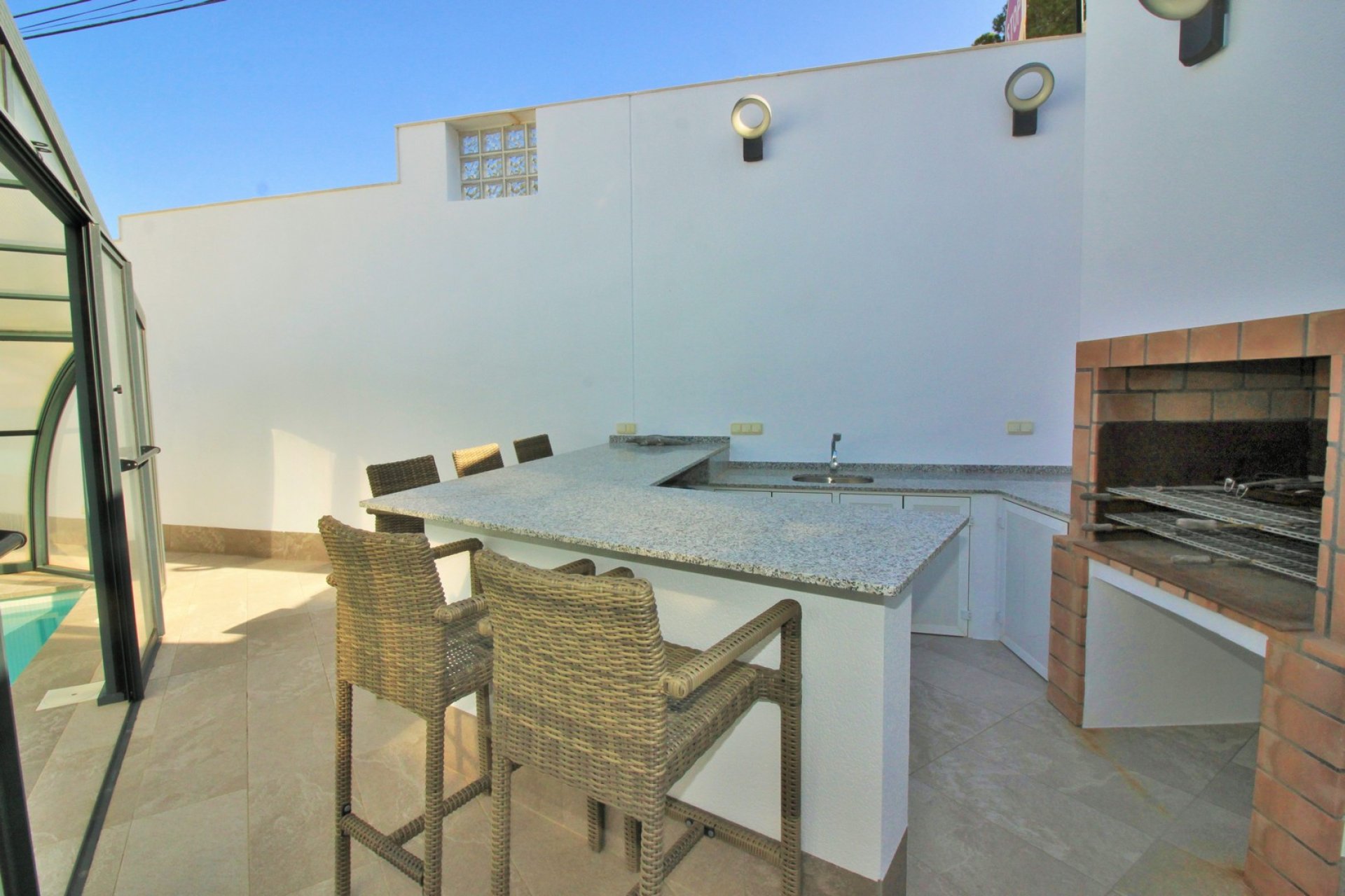 Återförsäljning - Villa -
Villamartín - Villamartin