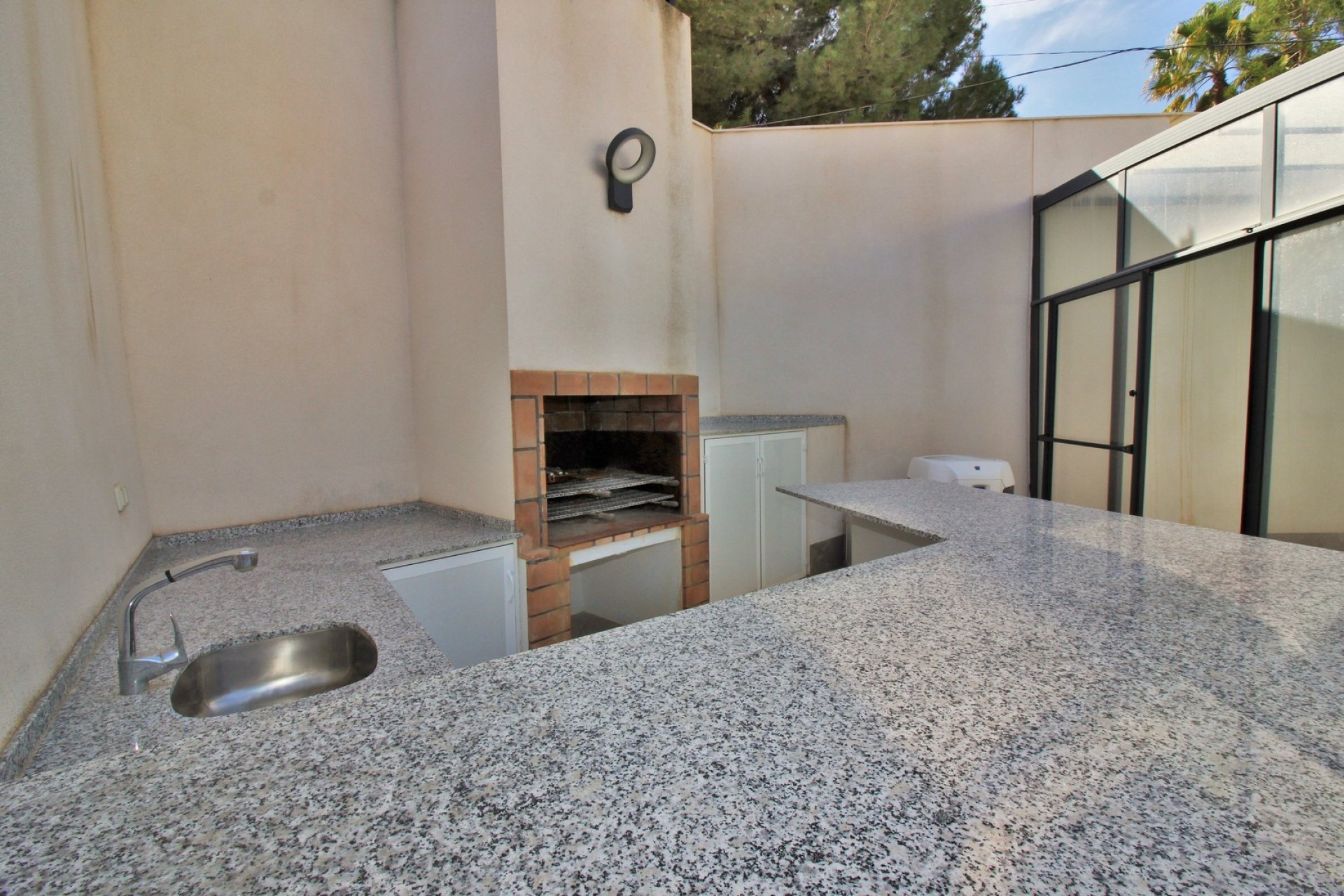 Återförsäljning - Villa -
Villamartín - Villamartin