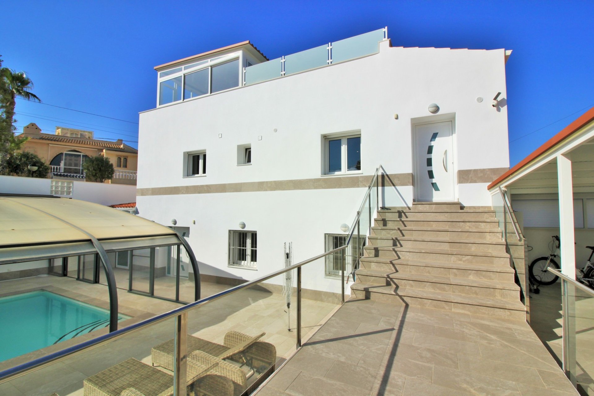 Återförsäljning - Villa -
Villamartín - Villamartin