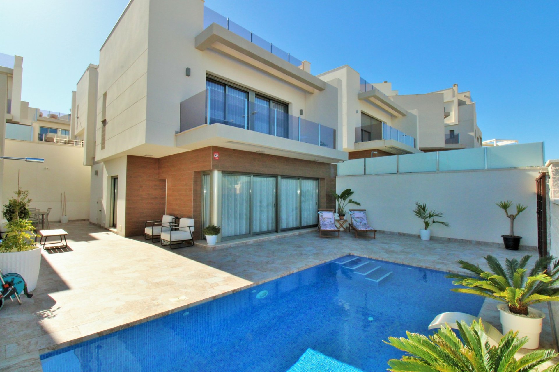 Återförsäljning - Villa -
Villamartín - Villamartin