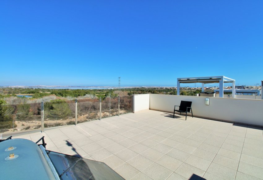 Återförsäljning - Villa -
Villamartín - Villamartin