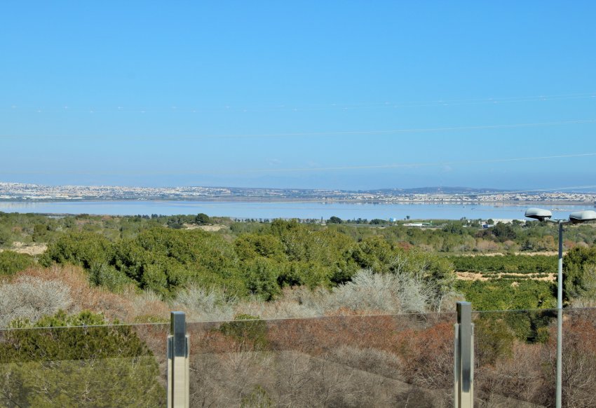 Återförsäljning - Villa -
Villamartín - Villamartin