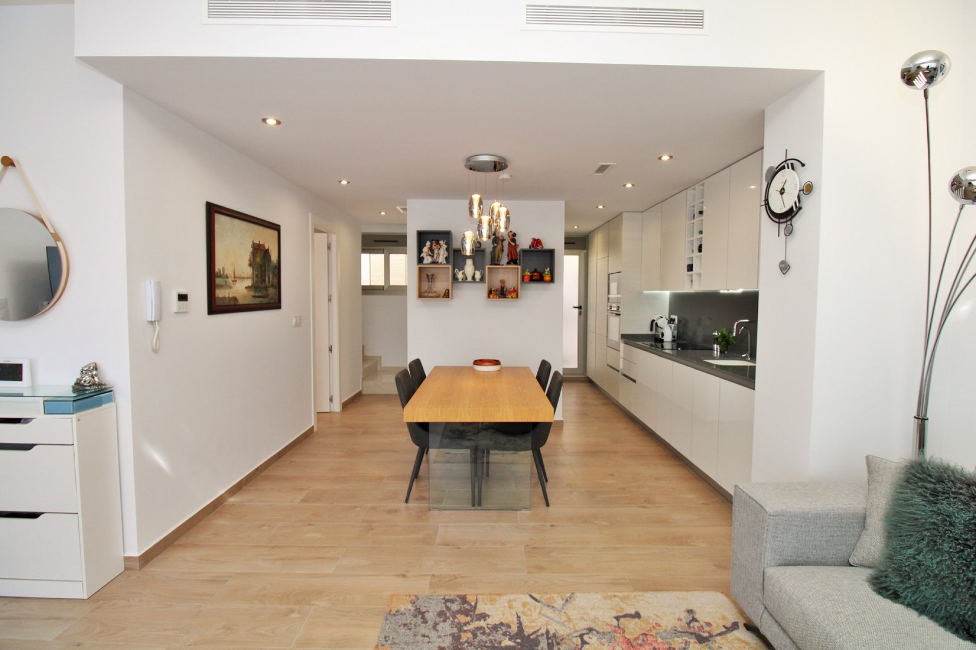 Återförsäljning - Villa -
Villamartín - Villamartin