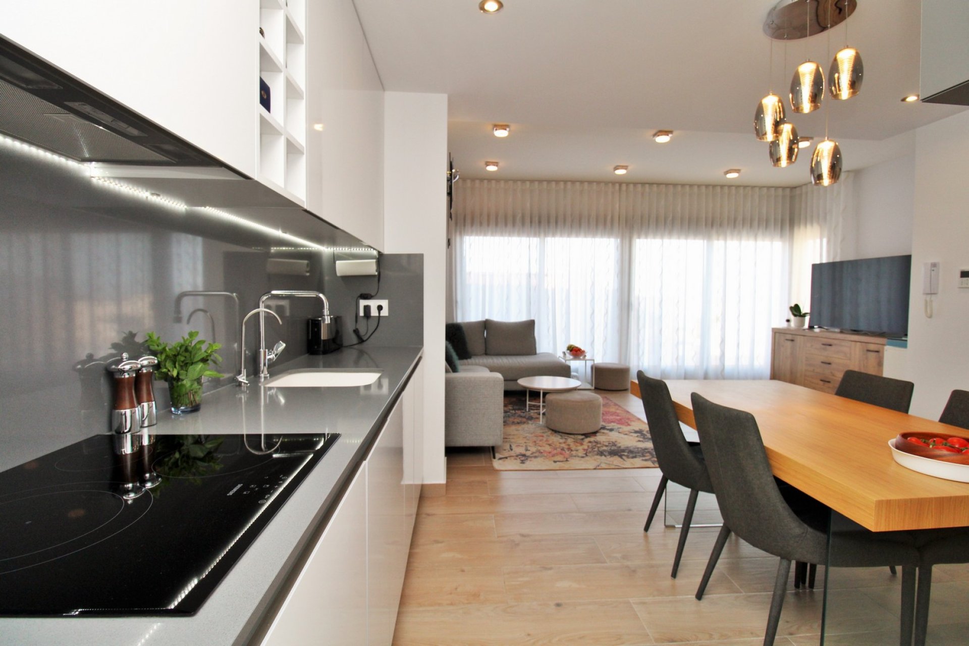 Återförsäljning - Villa -
Villamartín - Villamartin