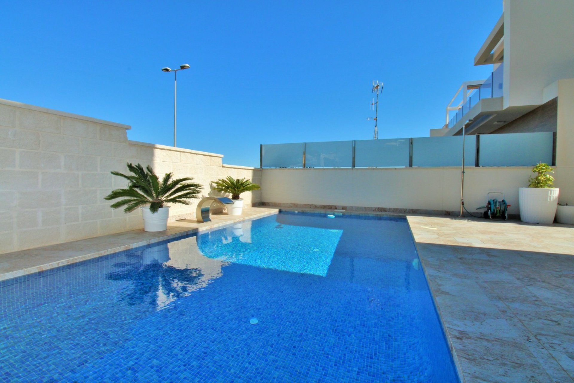 Återförsäljning - Villa -
Villamartín - Villamartin