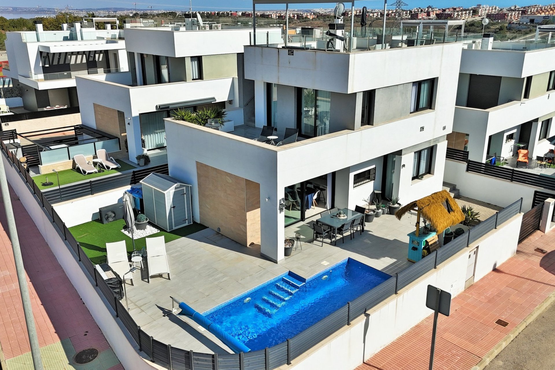 Återförsäljning - Villa -
Villamartín - Villamartin