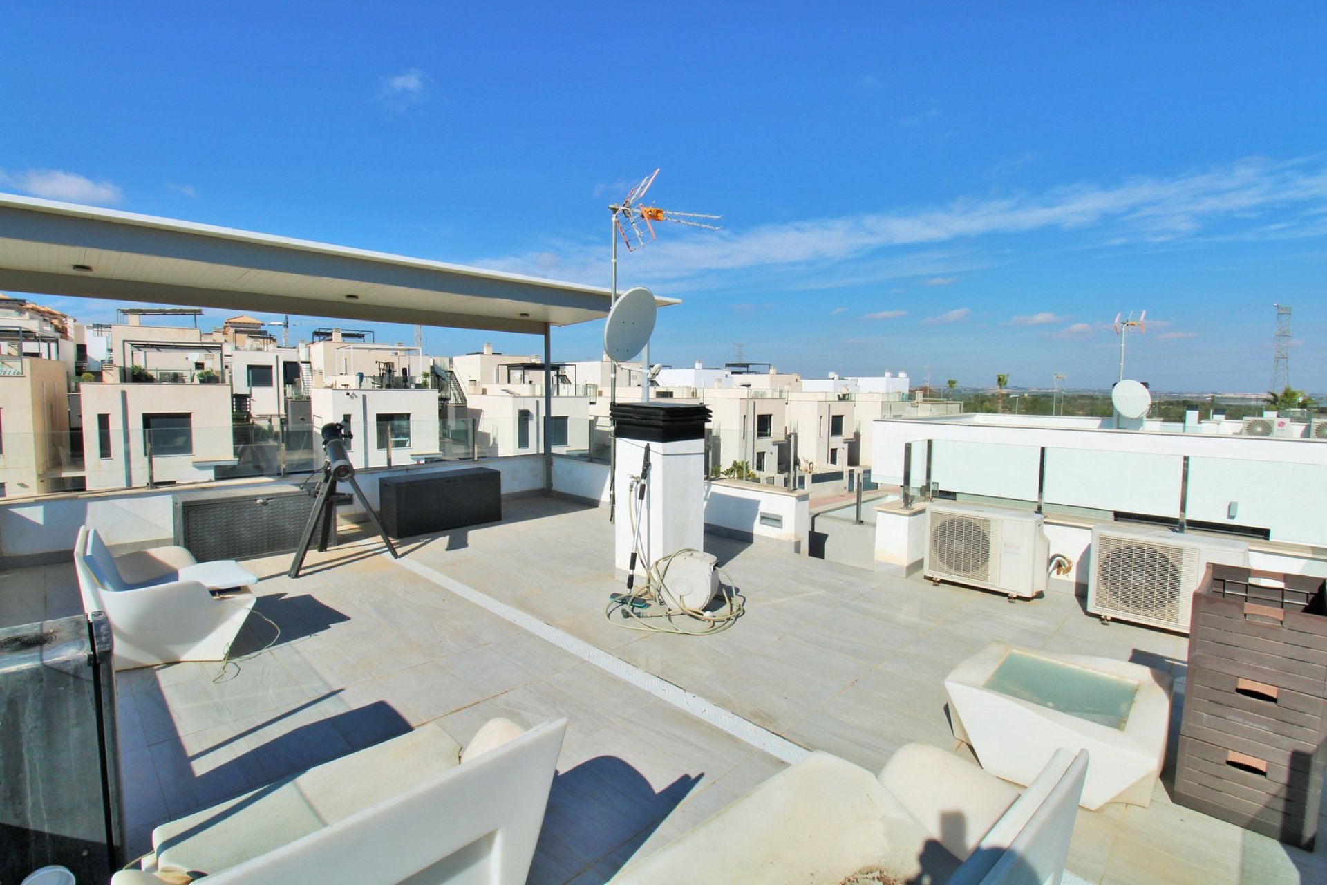 Återförsäljning - Villa -
Villamartín - Villamartin