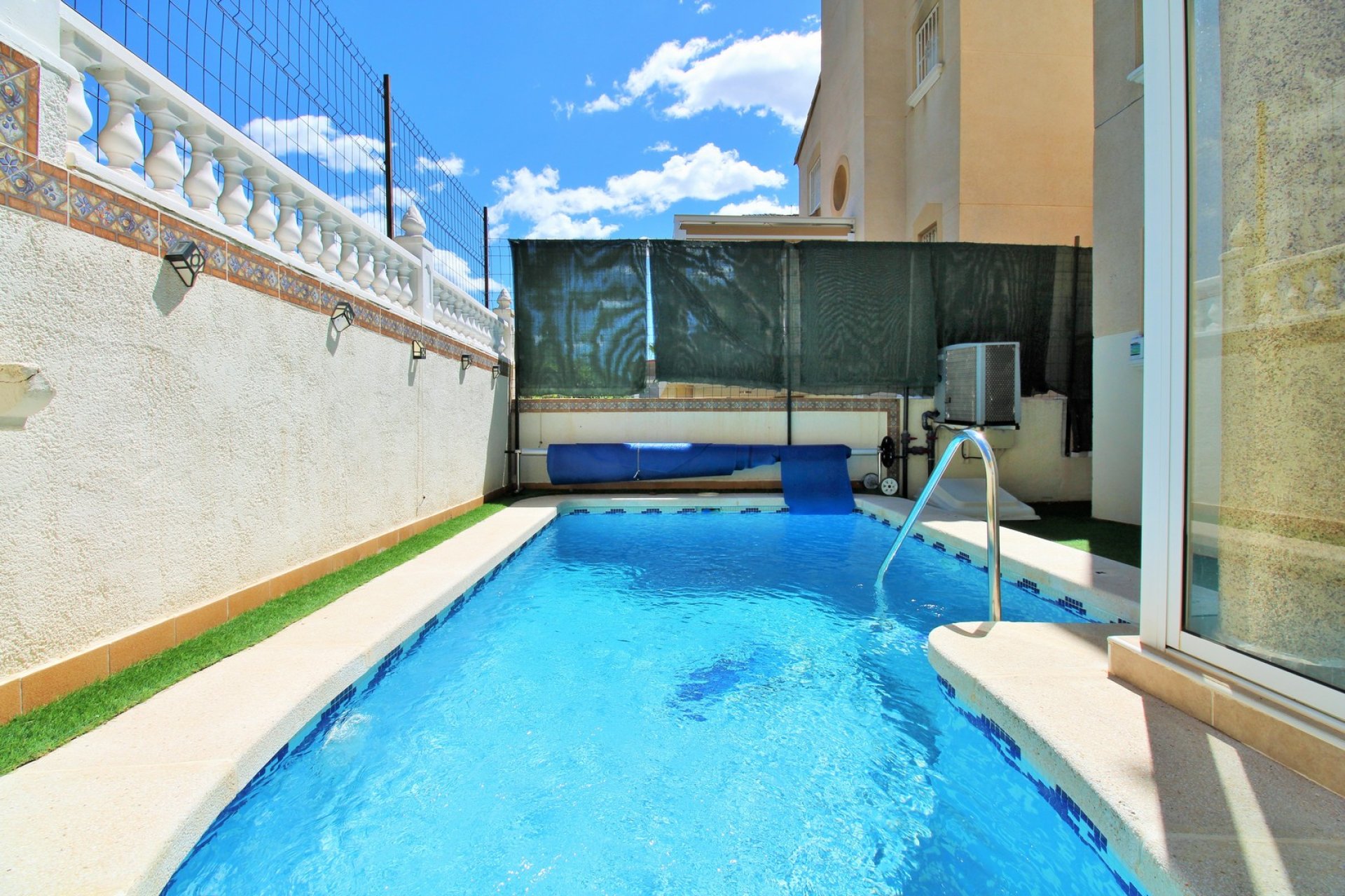 Återförsäljning - Villa -
Villamartín - Villamartin