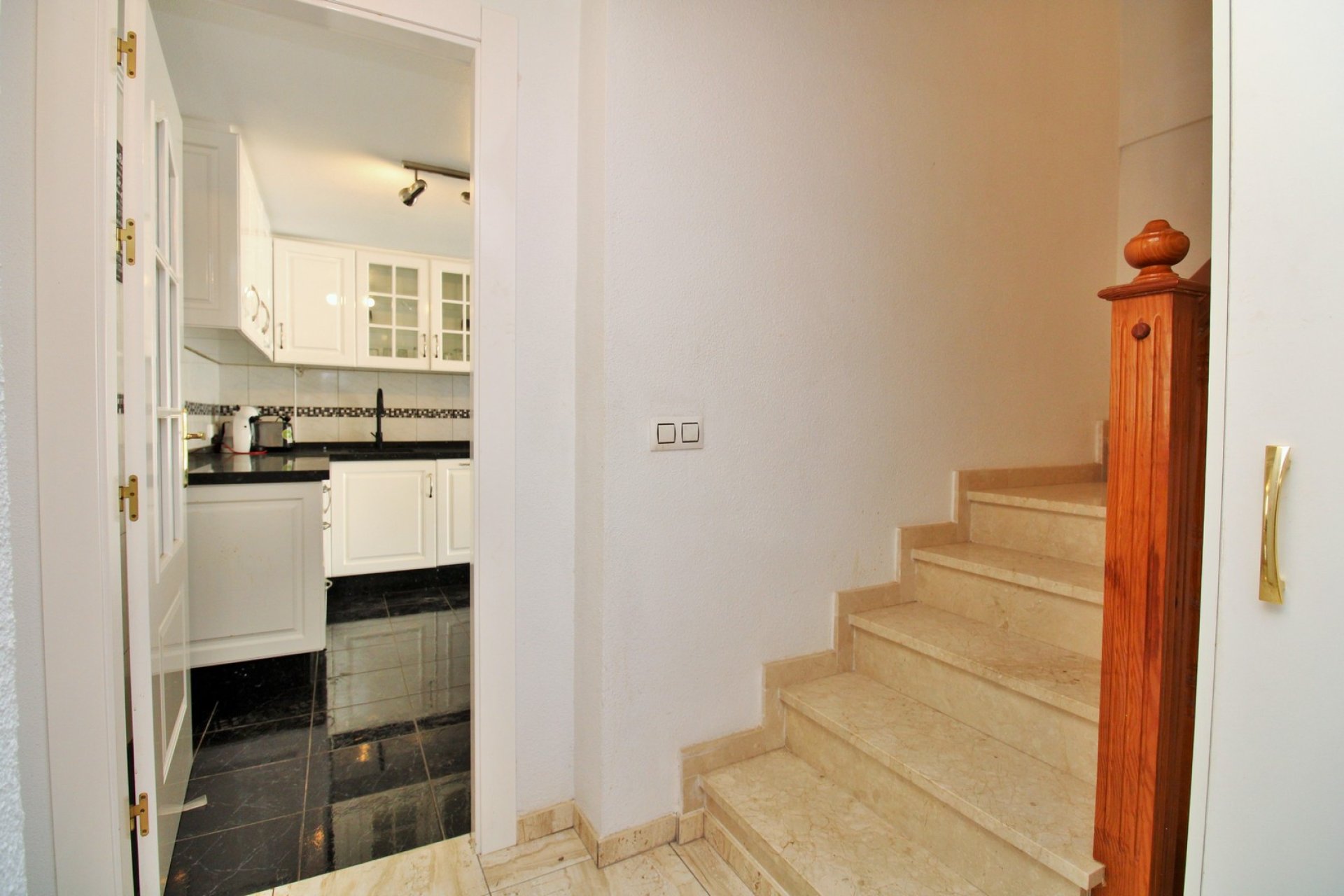 Återförsäljning - Villa -
Villamartín - Villamartin