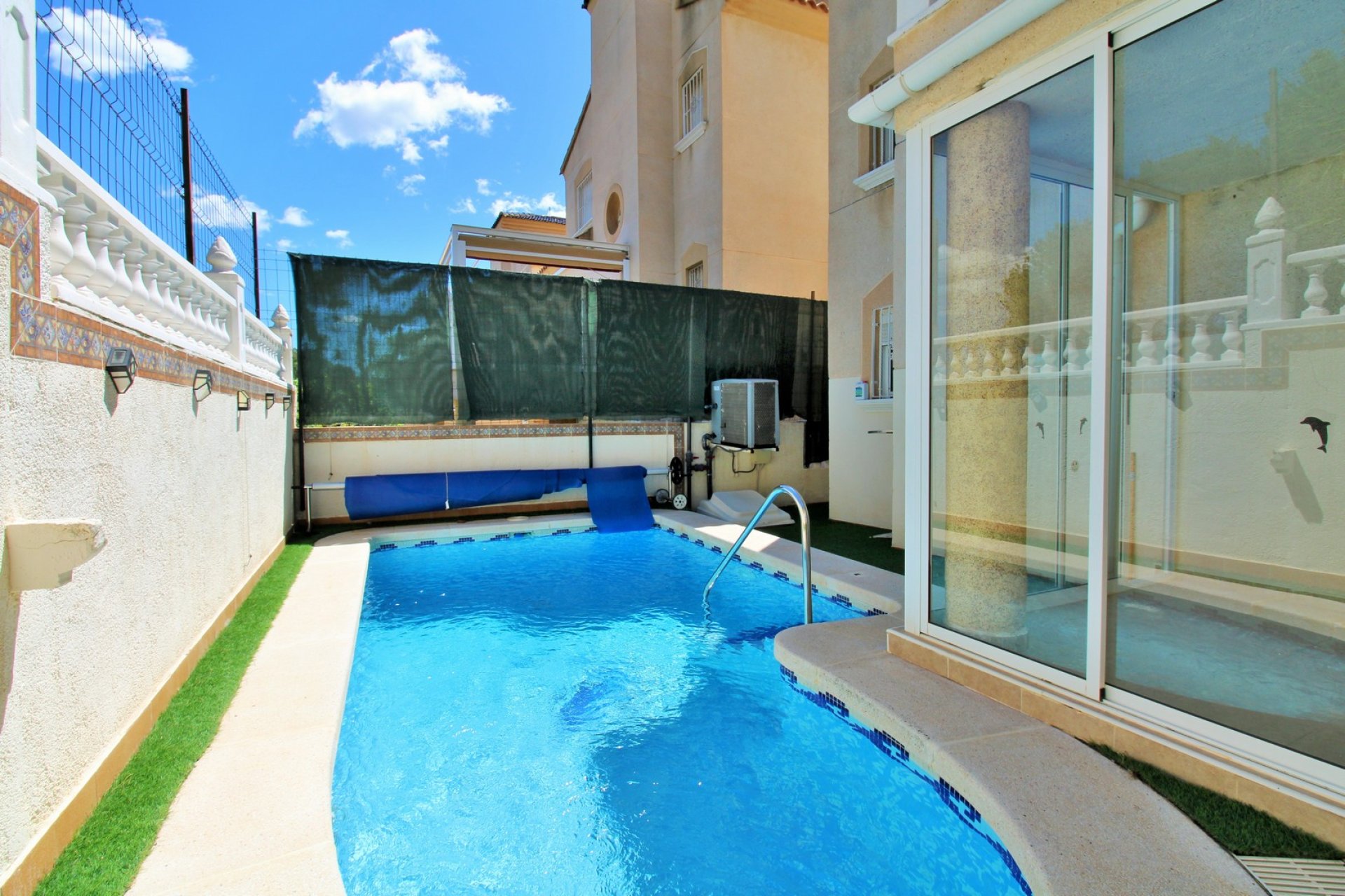 Återförsäljning - Villa -
Villamartín - Villamartin
