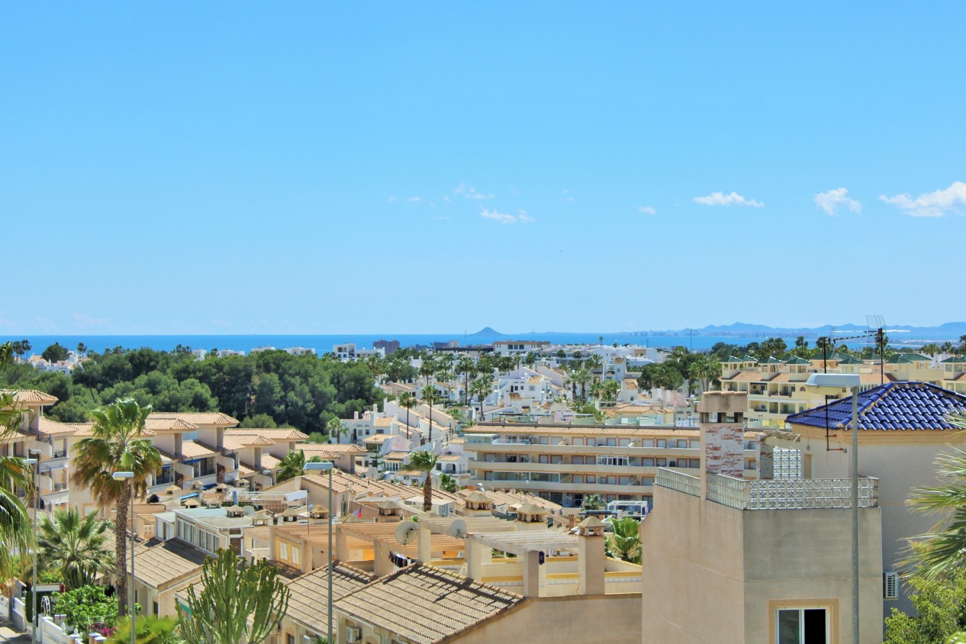 Återförsäljning - Villa -
Villamartín - Villamartin