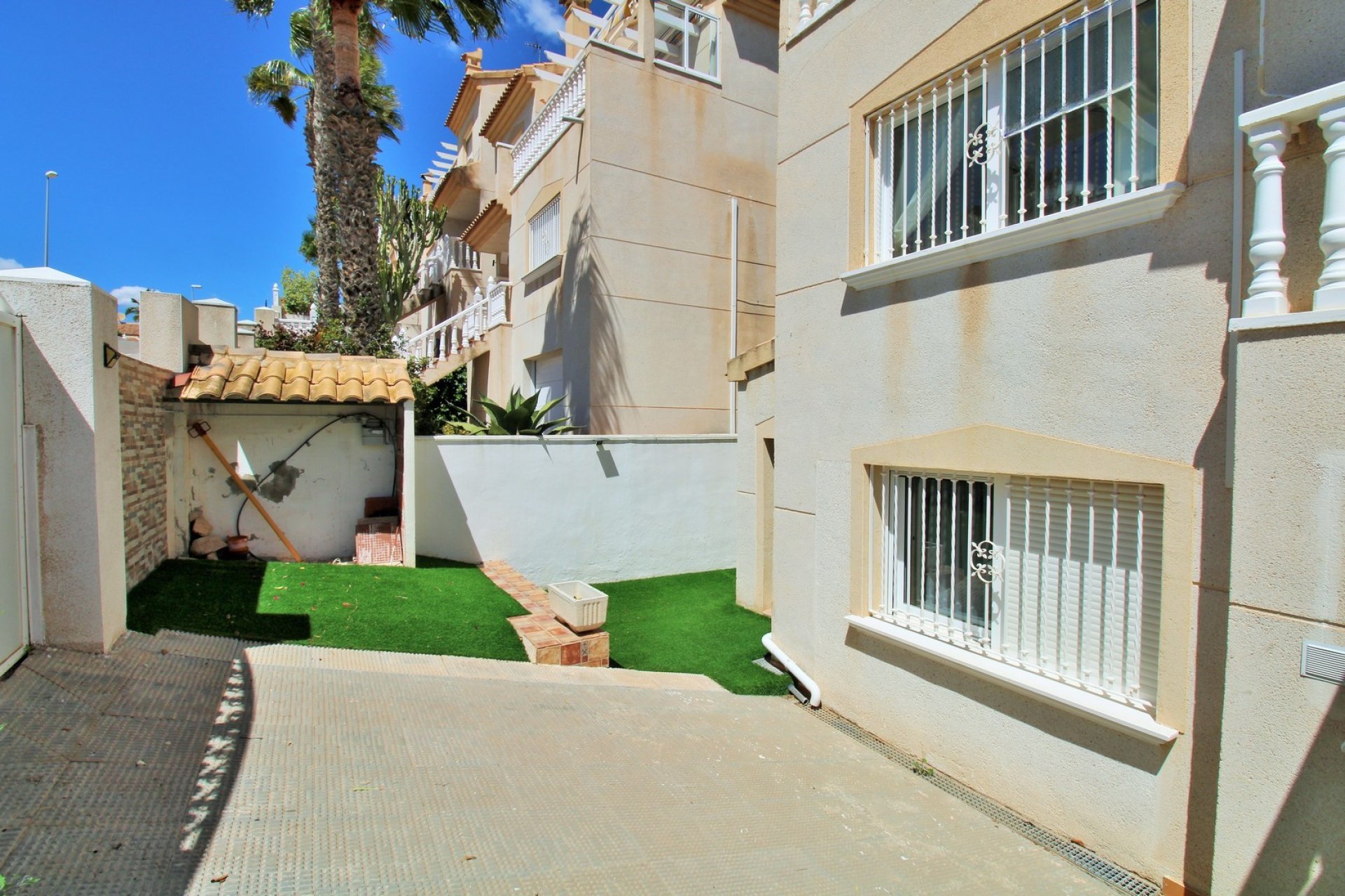 Återförsäljning - Villa -
Villamartín - Villamartin
