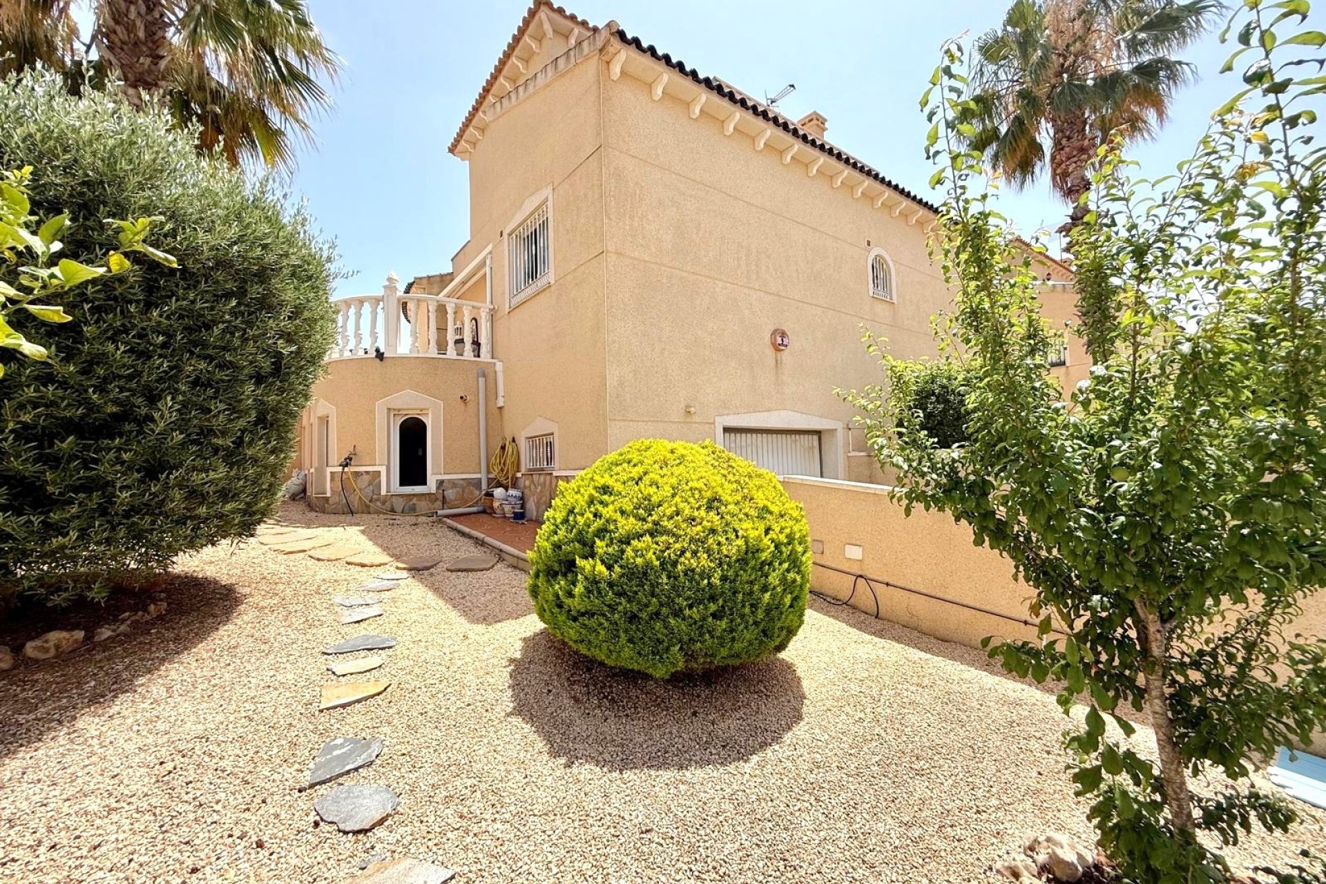 Återförsäljning - Villa -
Villamartín - Villamartin