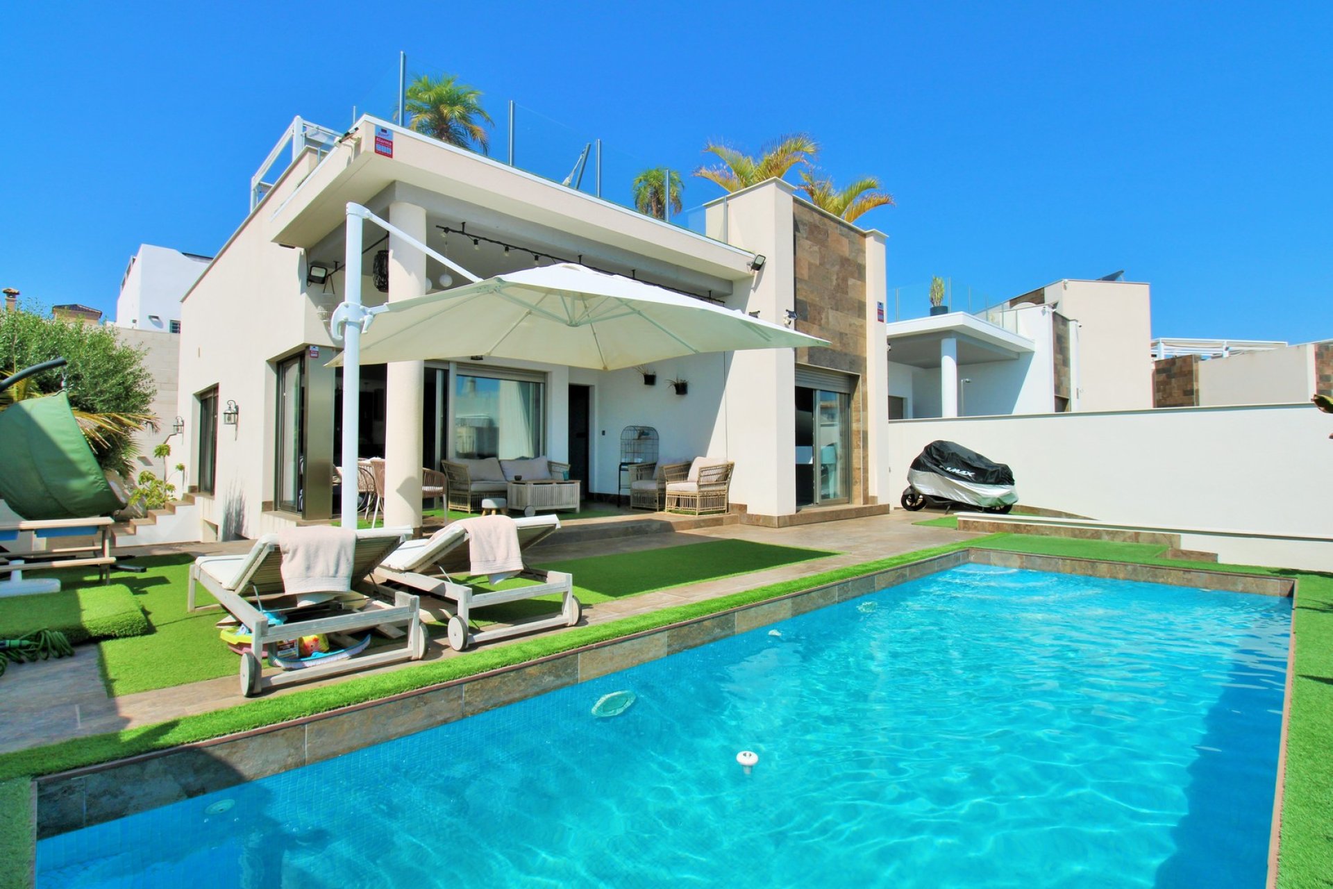 Återförsäljning - Villa -
Villamartín - Villamartin