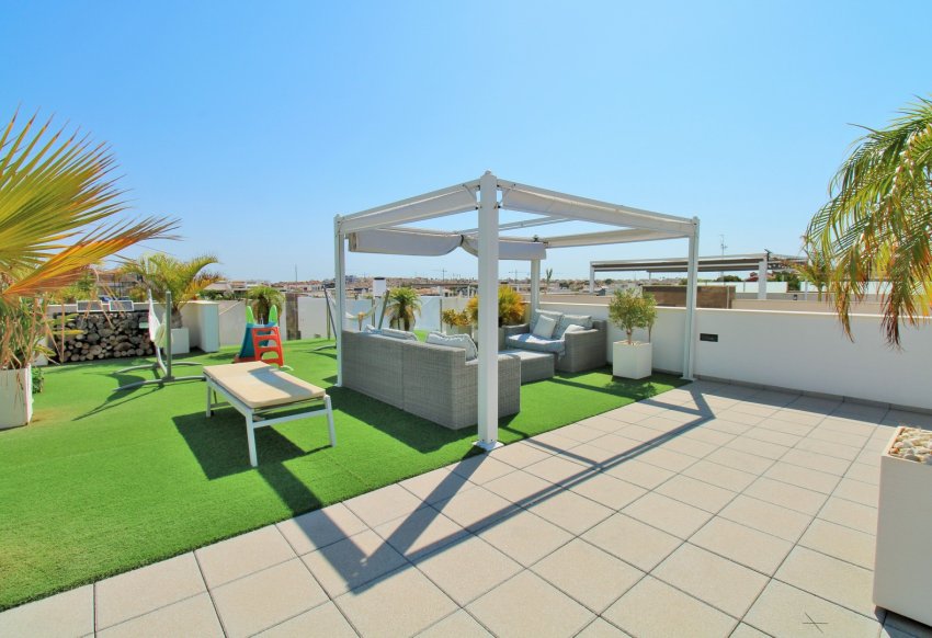 Återförsäljning - Villa -
Villamartín - Villamartin