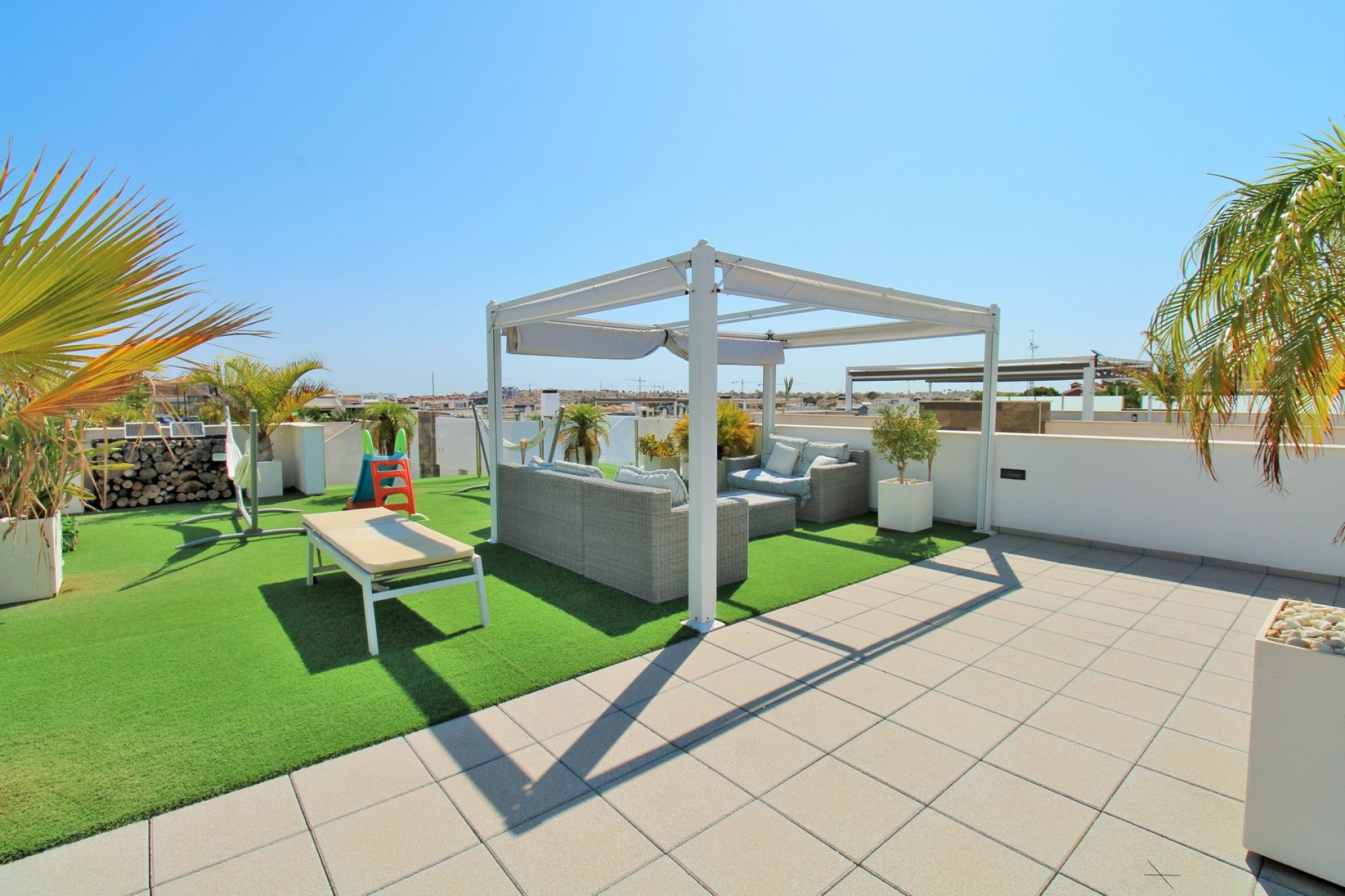 Återförsäljning - Villa -
Villamartín - Villamartin