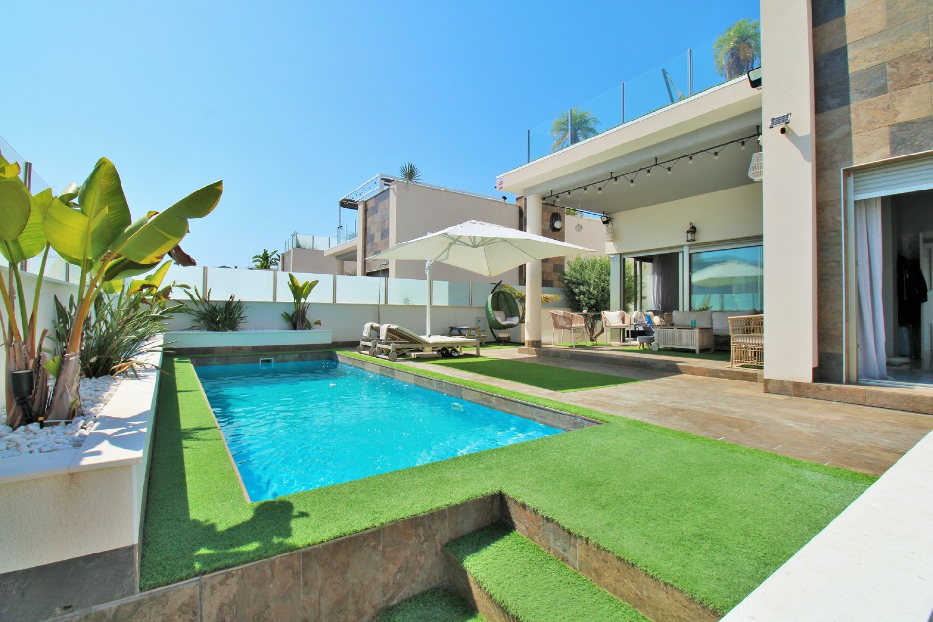 Återförsäljning - Villa -
Villamartín - Villamartin