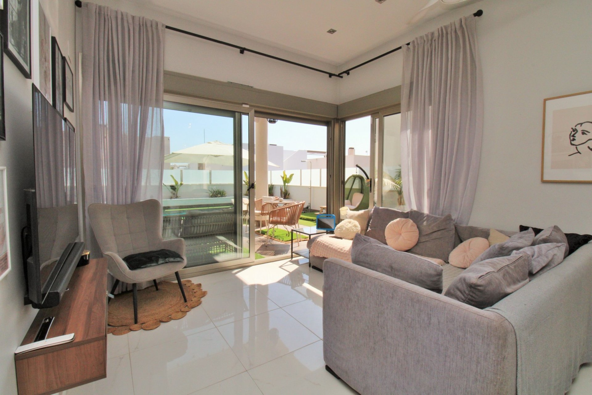 Återförsäljning - Villa -
Villamartín - Villamartin