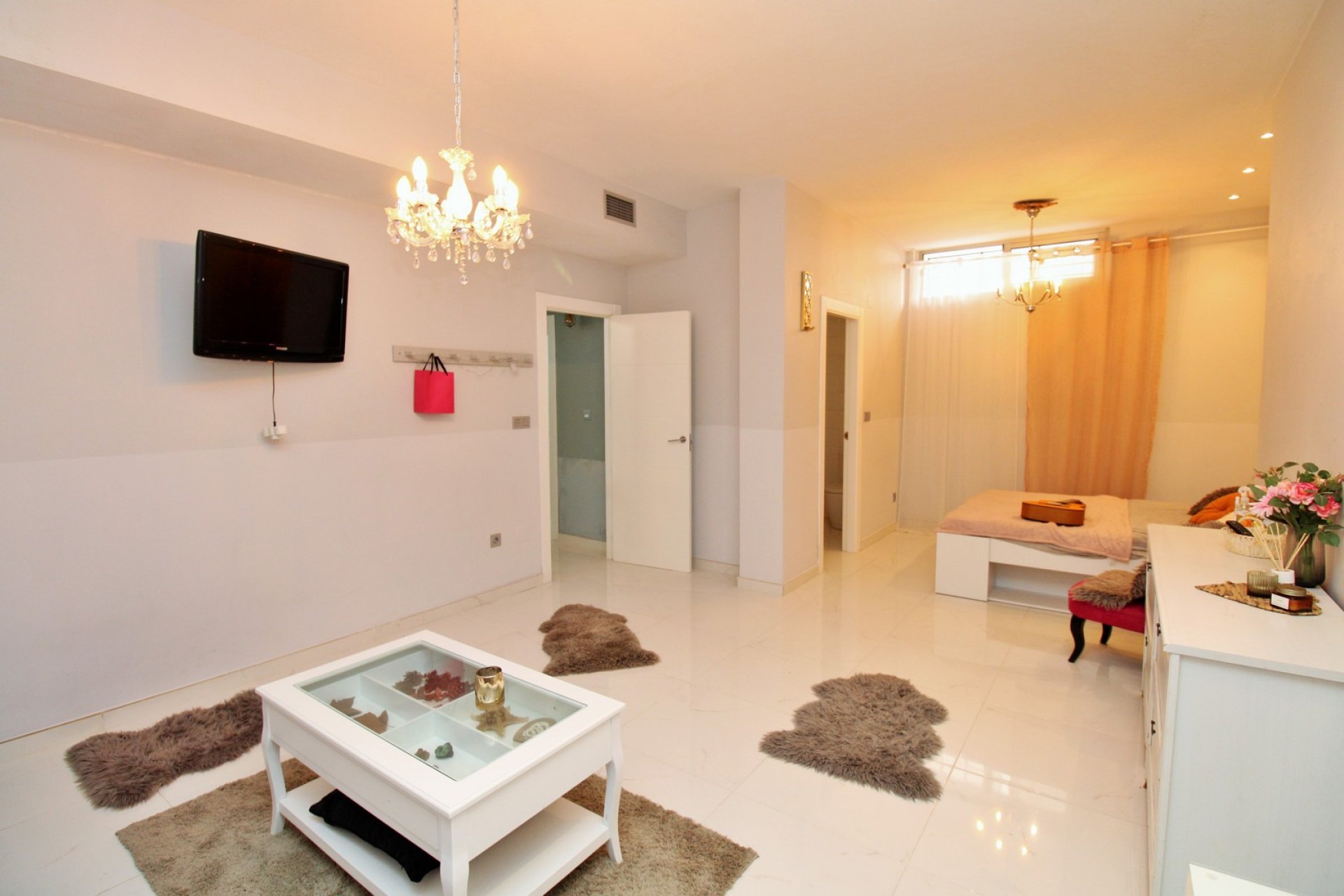 Återförsäljning - Villa -
Villamartín - Villamartin