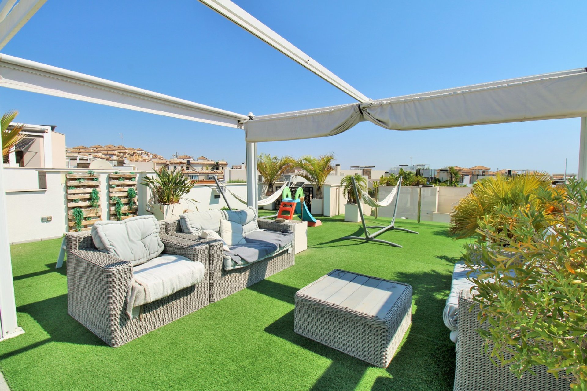Återförsäljning - Villa -
Villamartín - Villamartin
