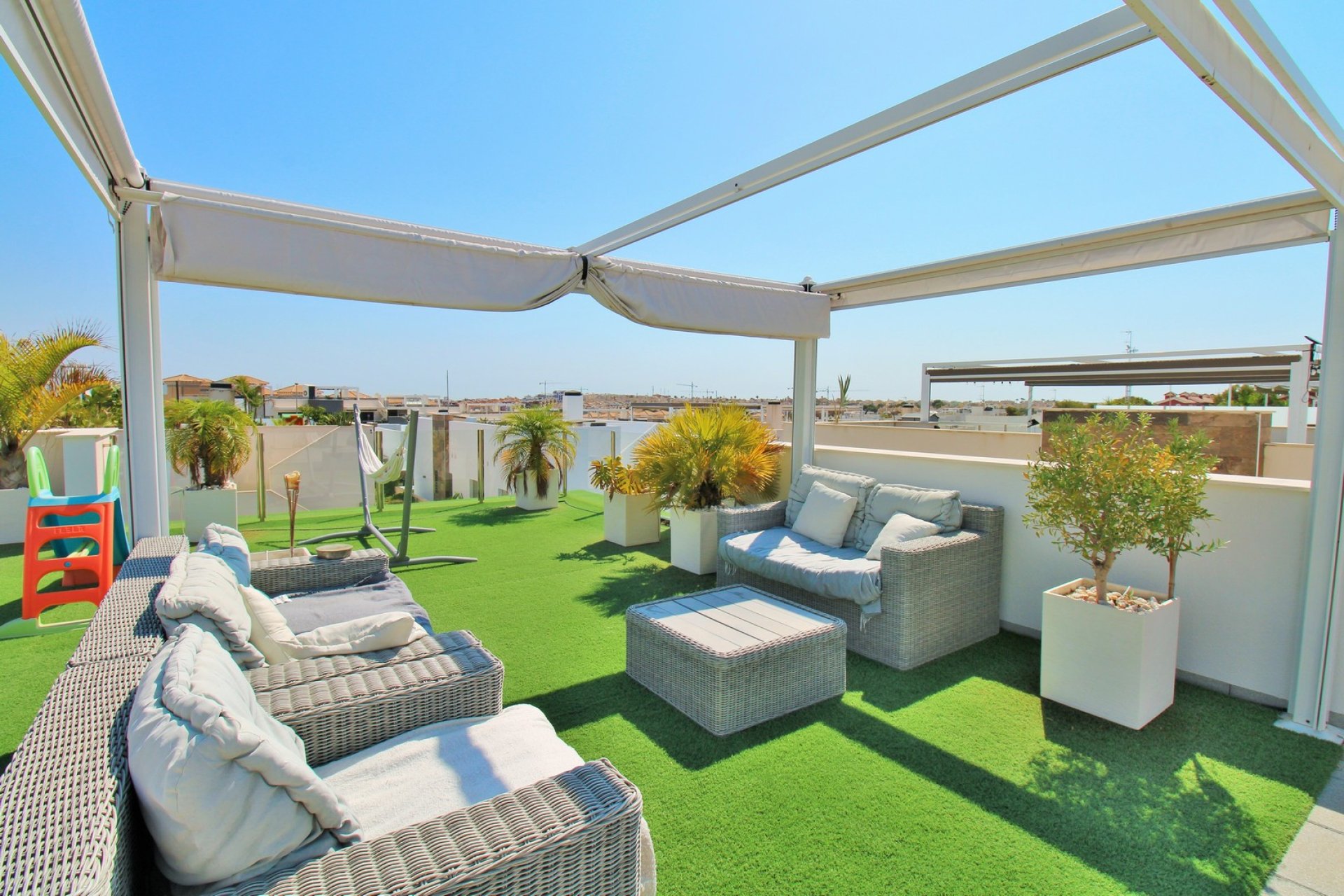 Återförsäljning - Villa -
Villamartín - Villamartin