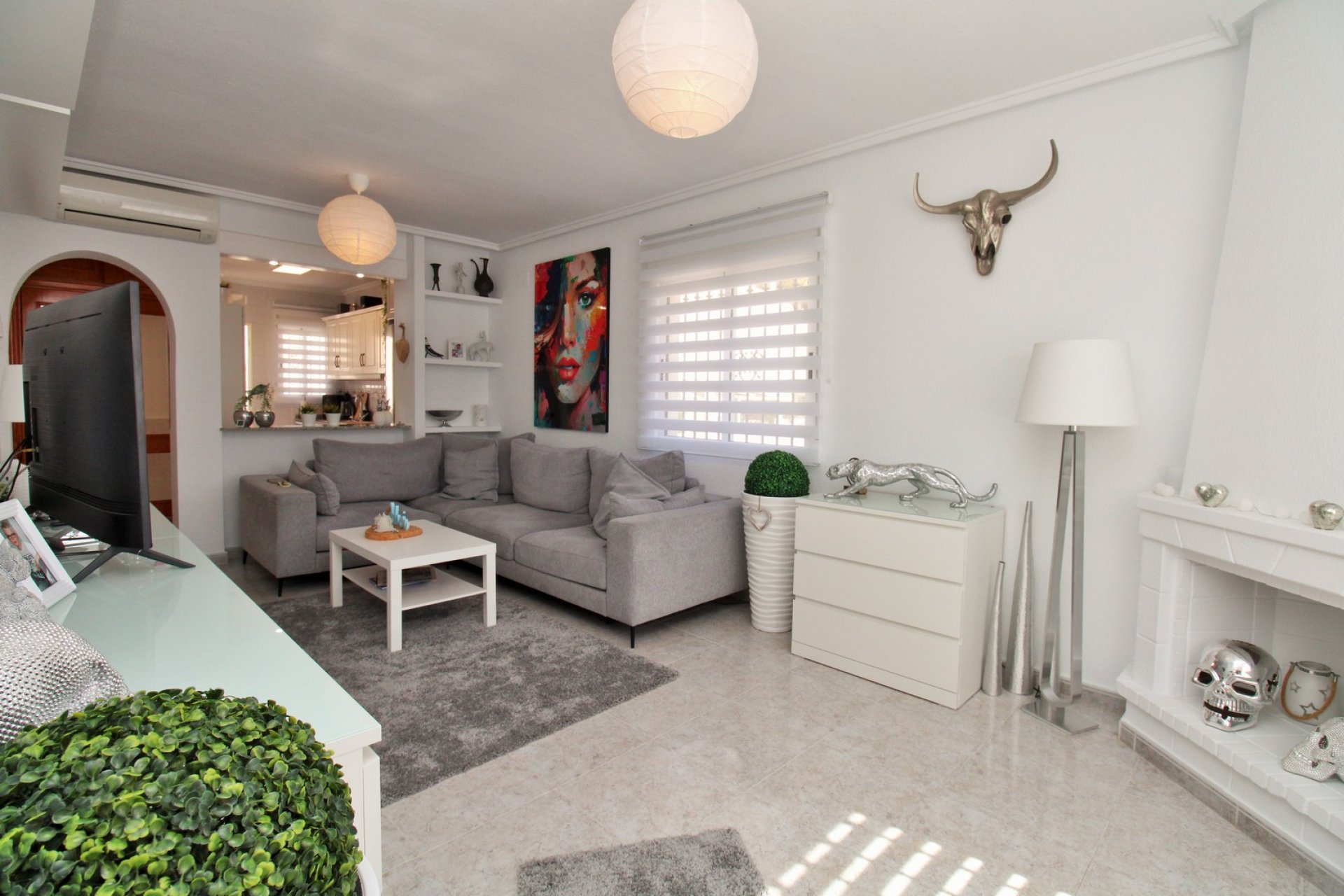 Återförsäljning - Villa -
Villamartín - Villamartin