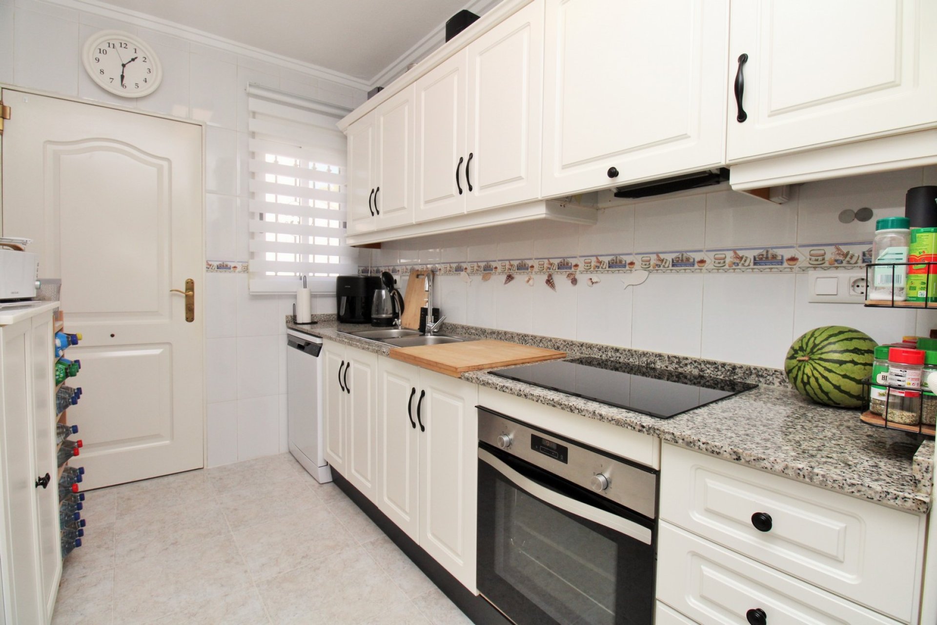 Återförsäljning - Villa -
Villamartín - Villamartin