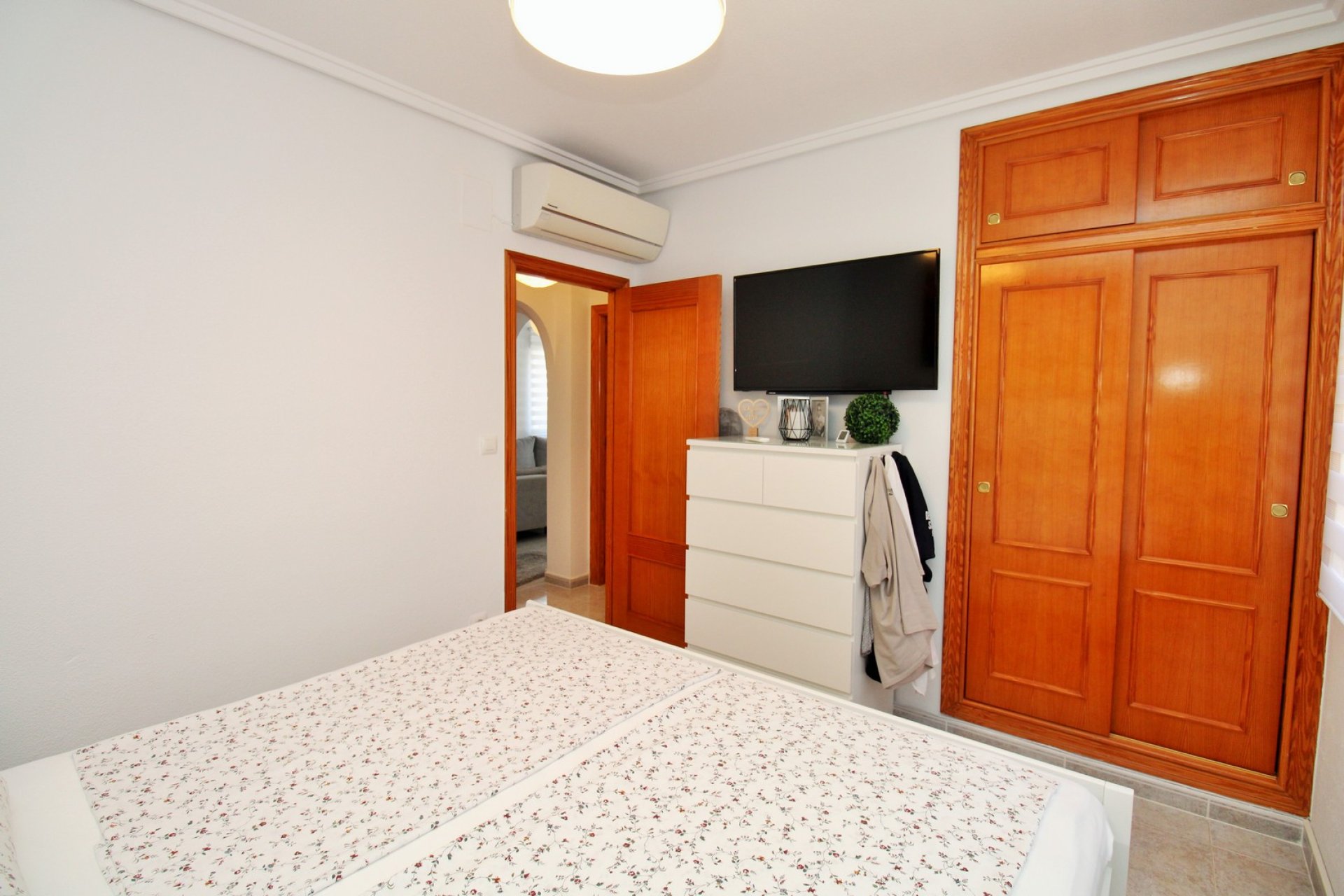 Återförsäljning - Villa -
Villamartín - Villamartin