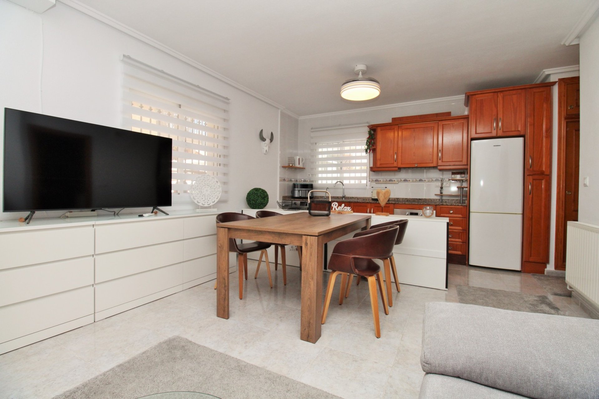 Återförsäljning - Villa -
Villamartín - Villamartin