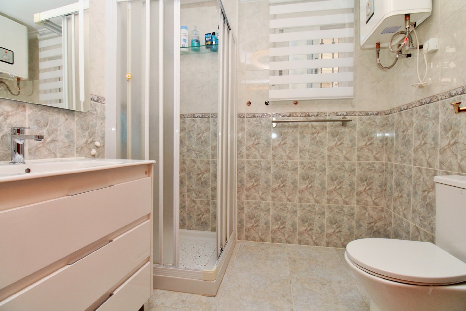 Återförsäljning - Villa -
Villamartín - Villamartin