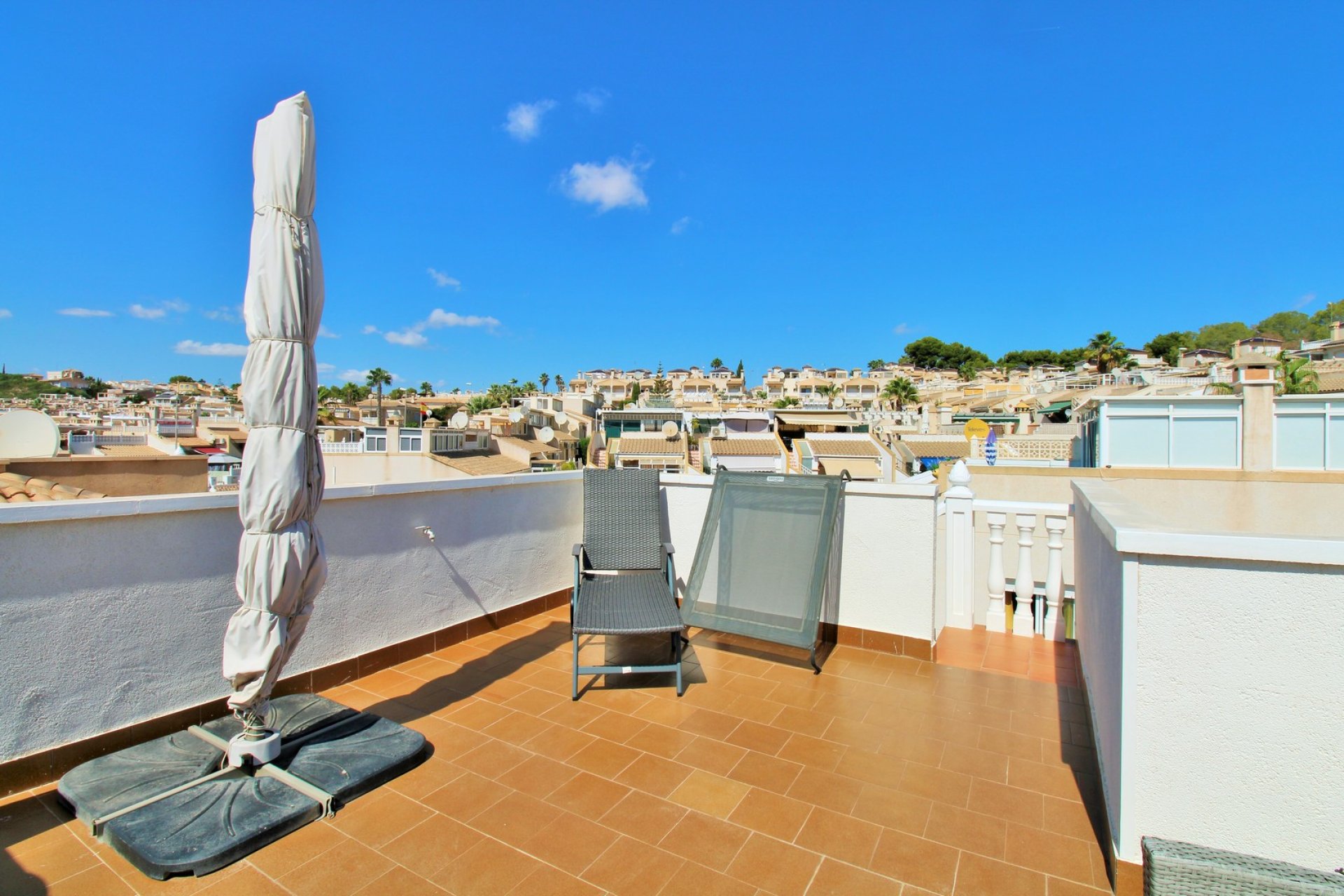 Återförsäljning - Villa -
Villamartín - Villamartin