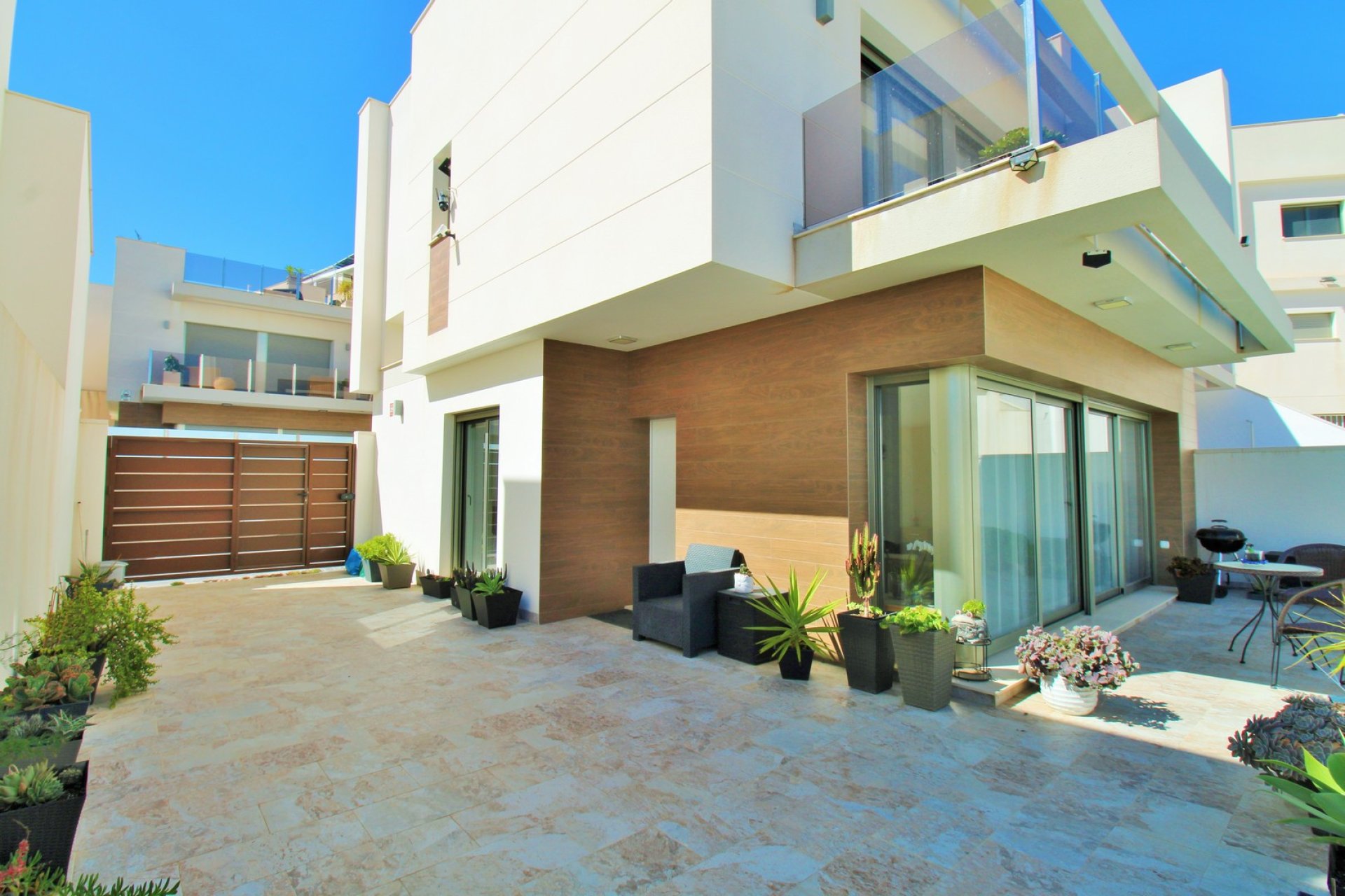 Återförsäljning - Villa -
Villamartín - Villamartin