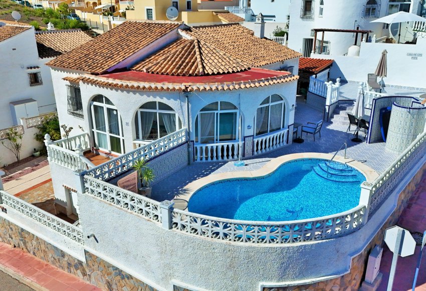 Återförsäljning - Villa -
Villamartín - Villamartin