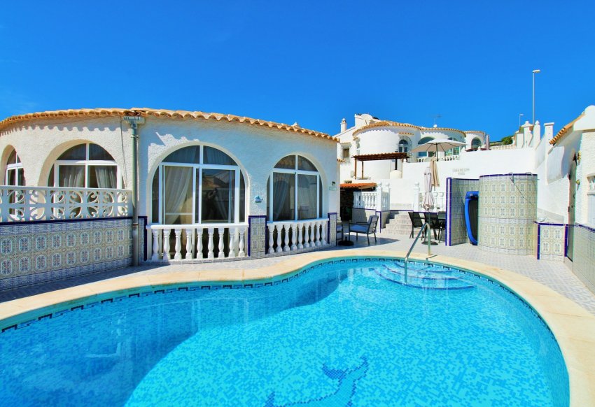 Återförsäljning - Villa -
Villamartín - Villamartin