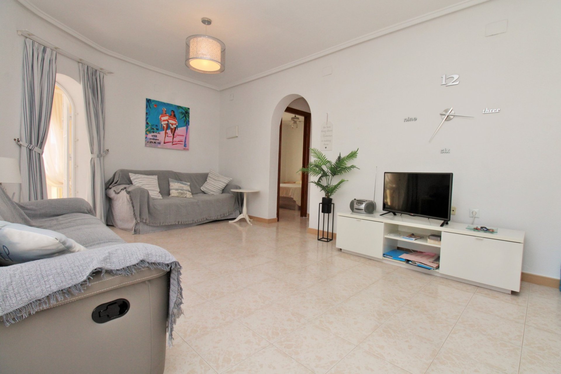 Återförsäljning - Villa -
Villamartín - Villamartin