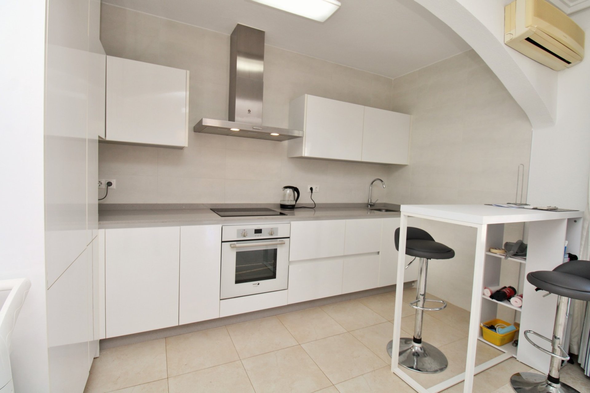 Återförsäljning - Villa -
Villamartín - Villamartin