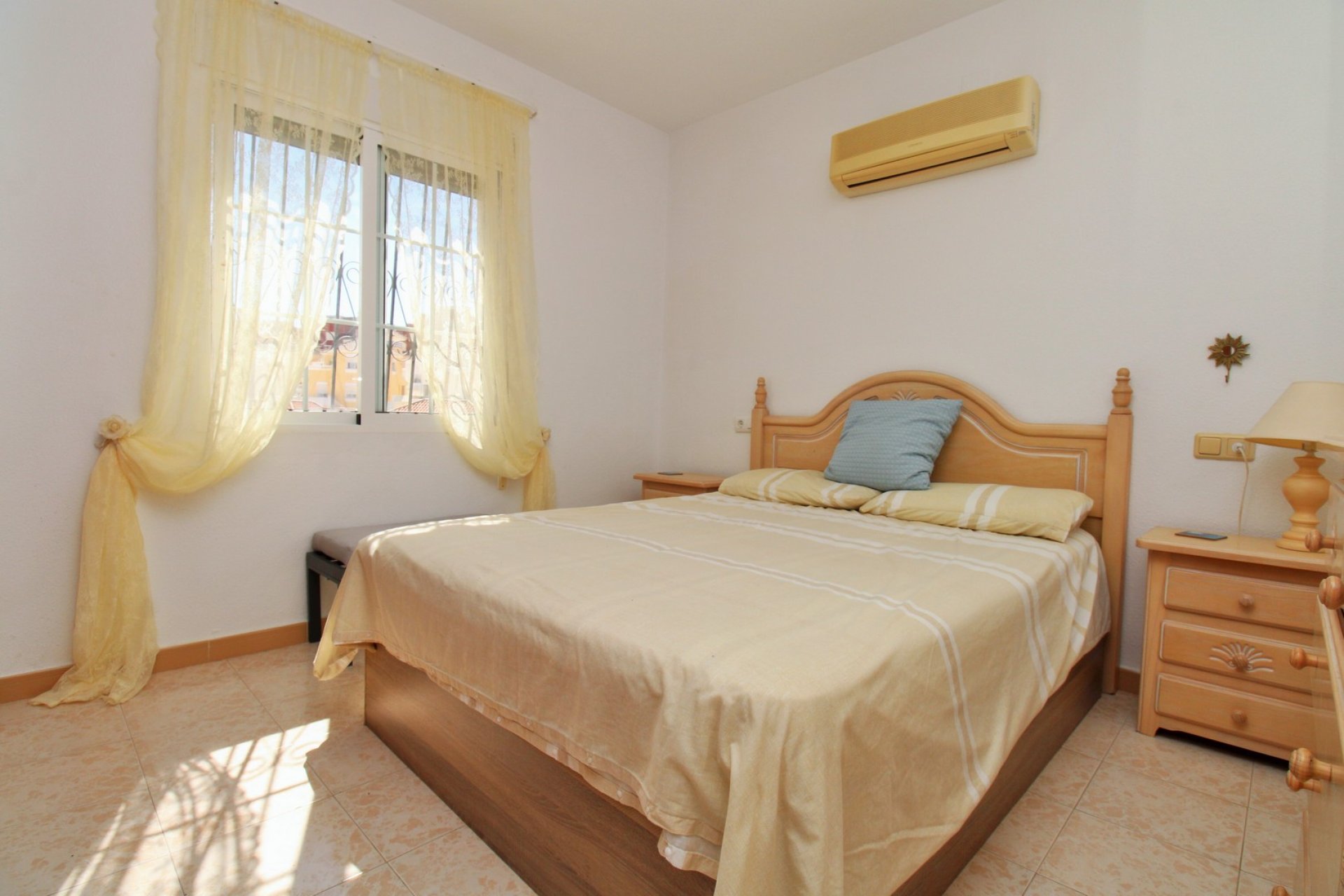 Återförsäljning - Villa -
Villamartín - Villamartin