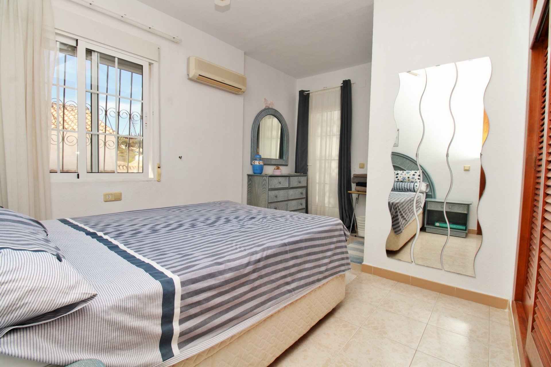 Återförsäljning - Villa -
Villamartín - Villamartin