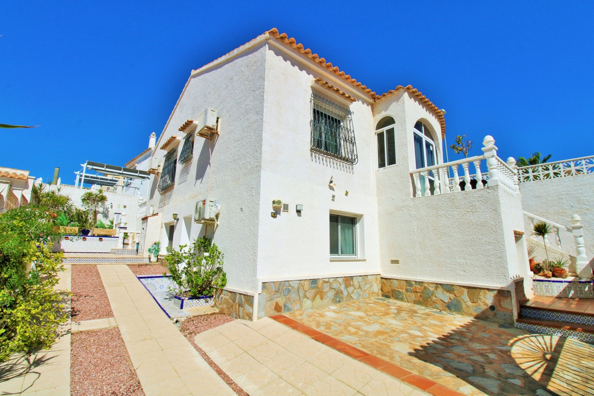 Återförsäljning - Villa -
Villamartín - Villamartin