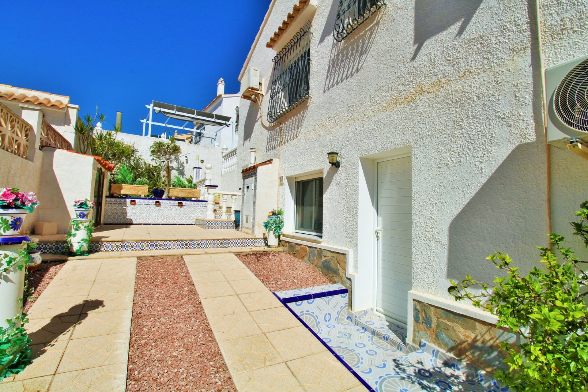 Återförsäljning - Villa -
Villamartín - Villamartin