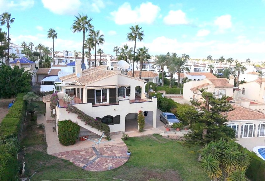 Återförsäljning - Villa -
Villamartin