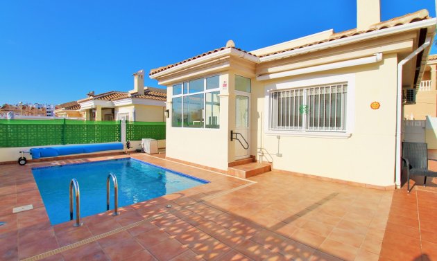 Bungalow - Resale - Villamartín -
                Villamartin