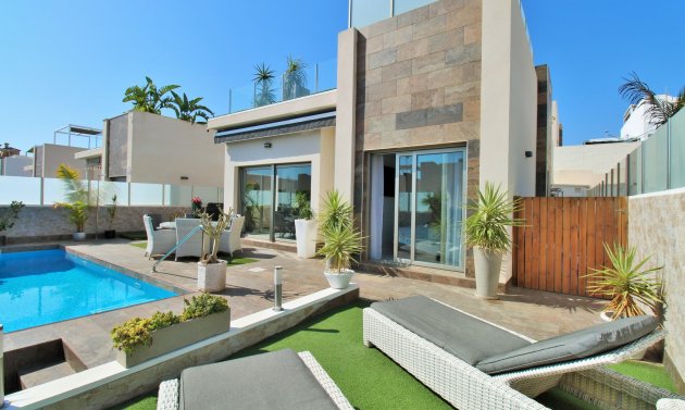 Detached Villa - Resale - Villamartín - Villamartin