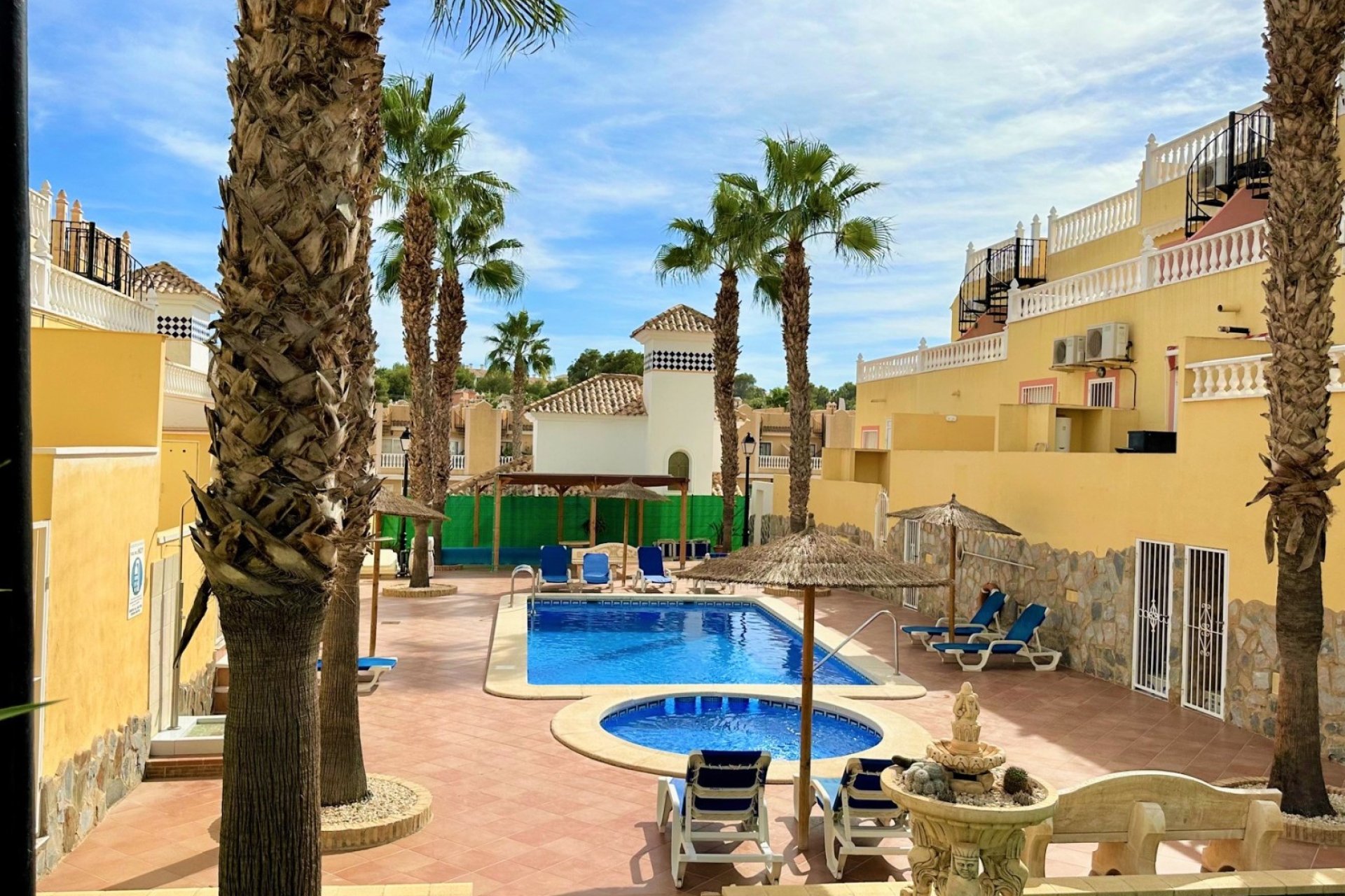 Langfristige Vermietung - Stadthaus -
Orihuela Costa