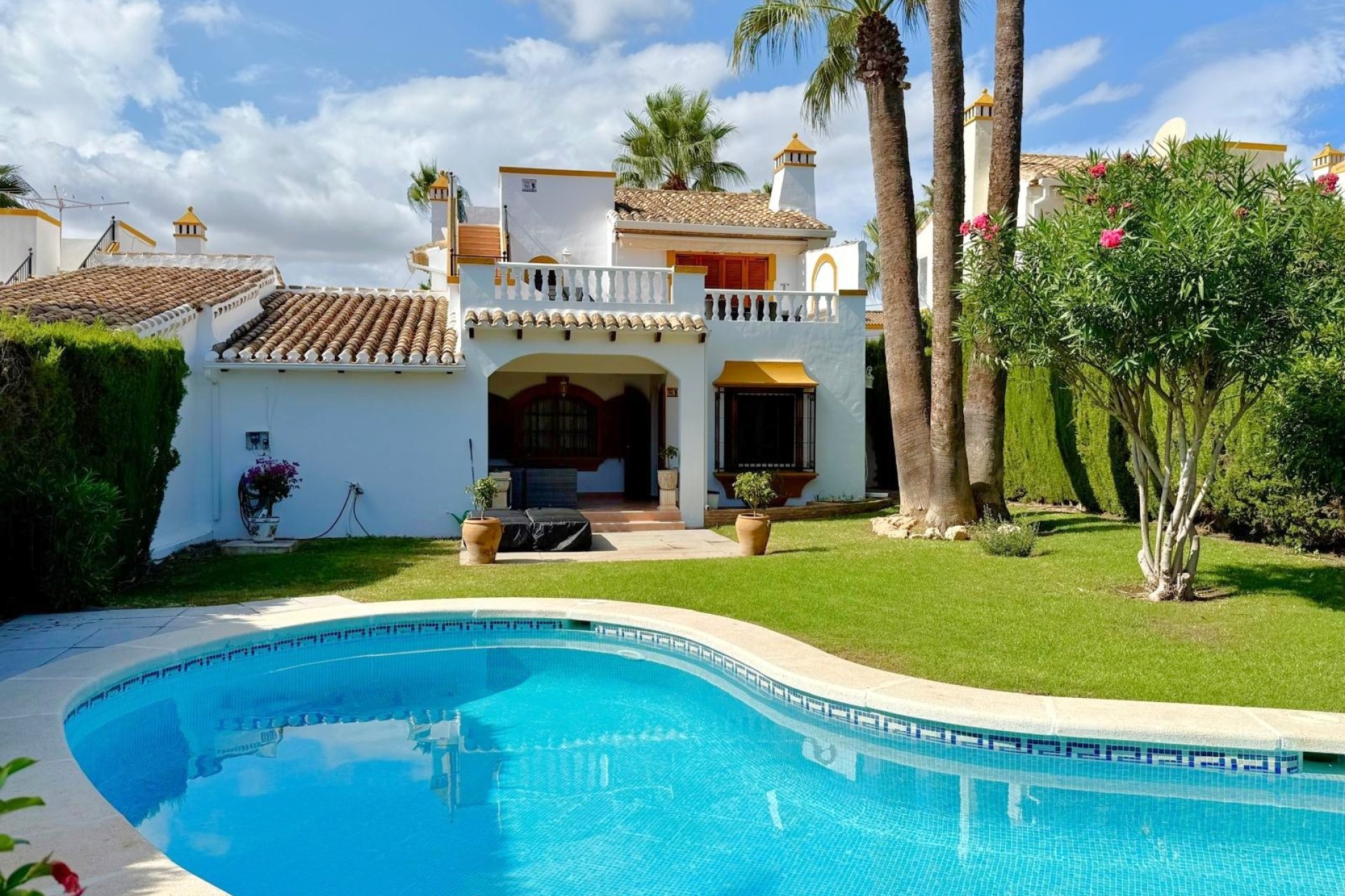 Langfristige Vermietung - Villa -
Villamartín - Villamartin