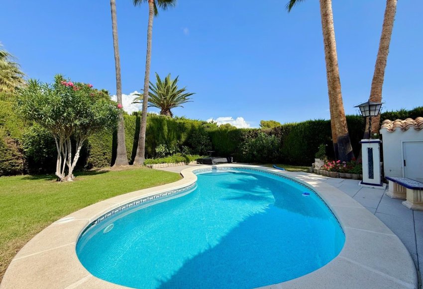 Long Term Rental - Detached Villa -
Villamartín - Villamartin