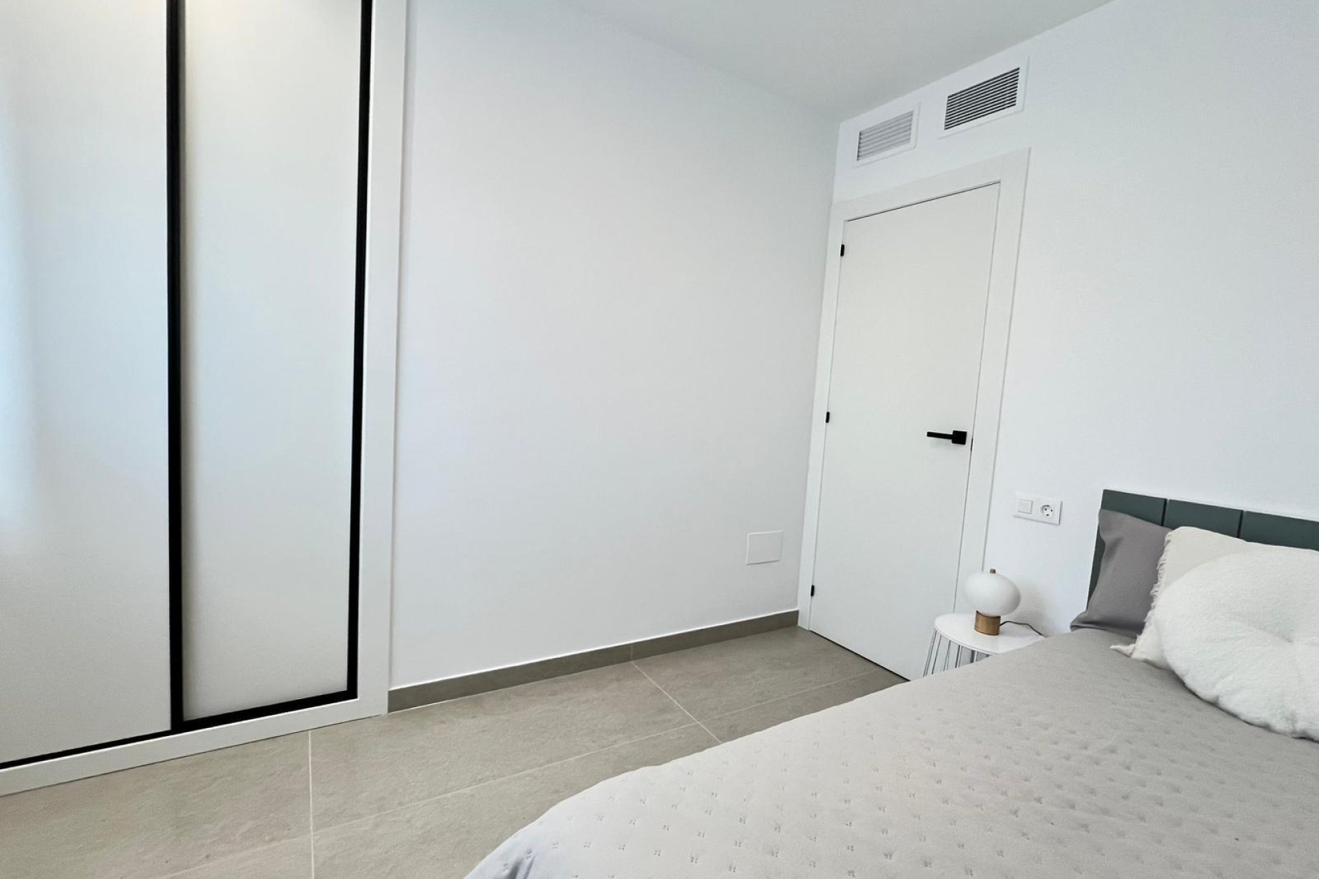 Neue Gebäude - Stadthaus -
Benferri - Benfis Park