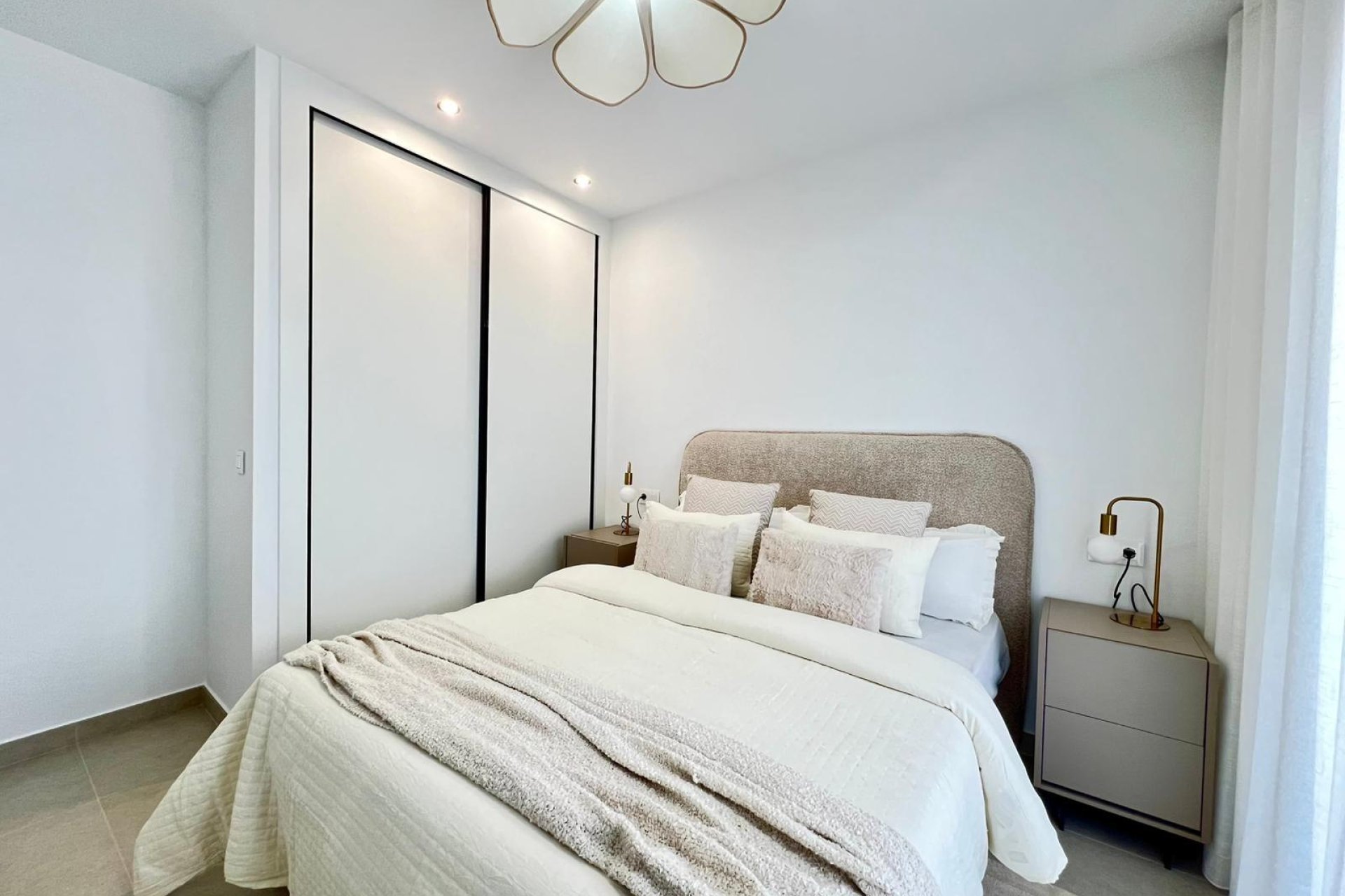 Neue Gebäude - Stadthaus -
Benferri - Benfis Park