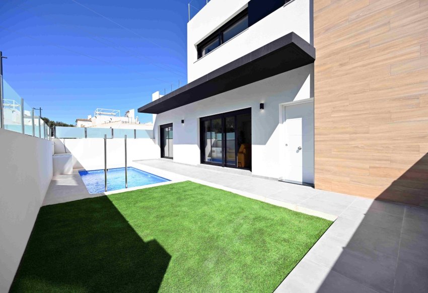 Neue Gebäude - Stadthaus -
Orihuela Costa - Las Filipinas
